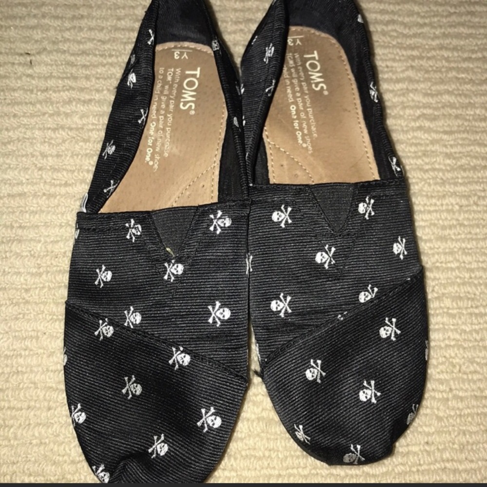 Skull Toms - Kids size 3 but fit women’s size 5.5